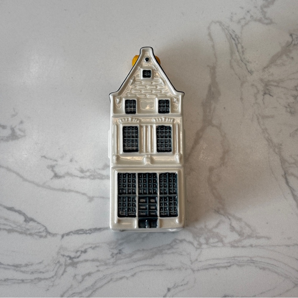 KLM #8 Blue Delft House by BOLS - Picture 5 of 7